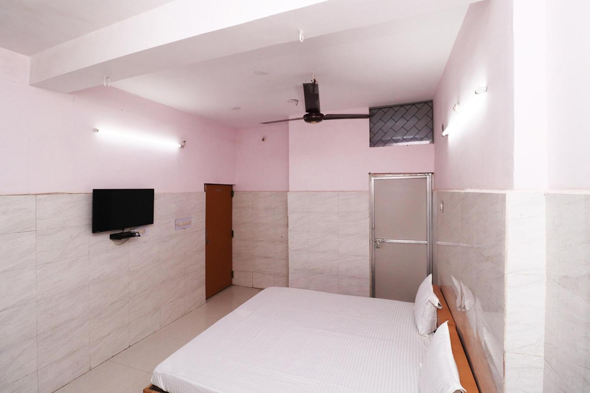 Hotel Kshama Jabalpur Buitenkant foto