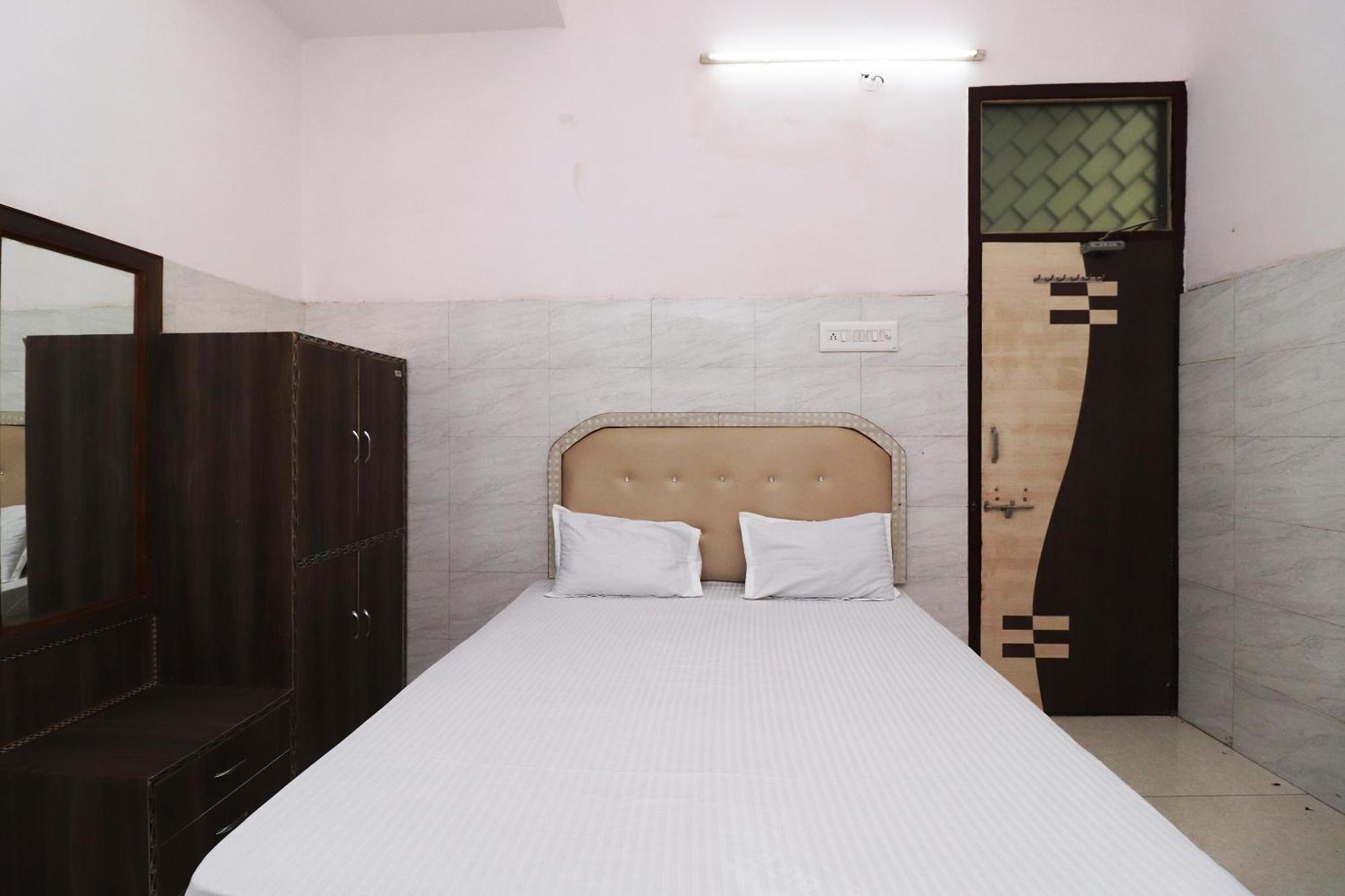 Hotel Kshama Jabalpur Buitenkant foto