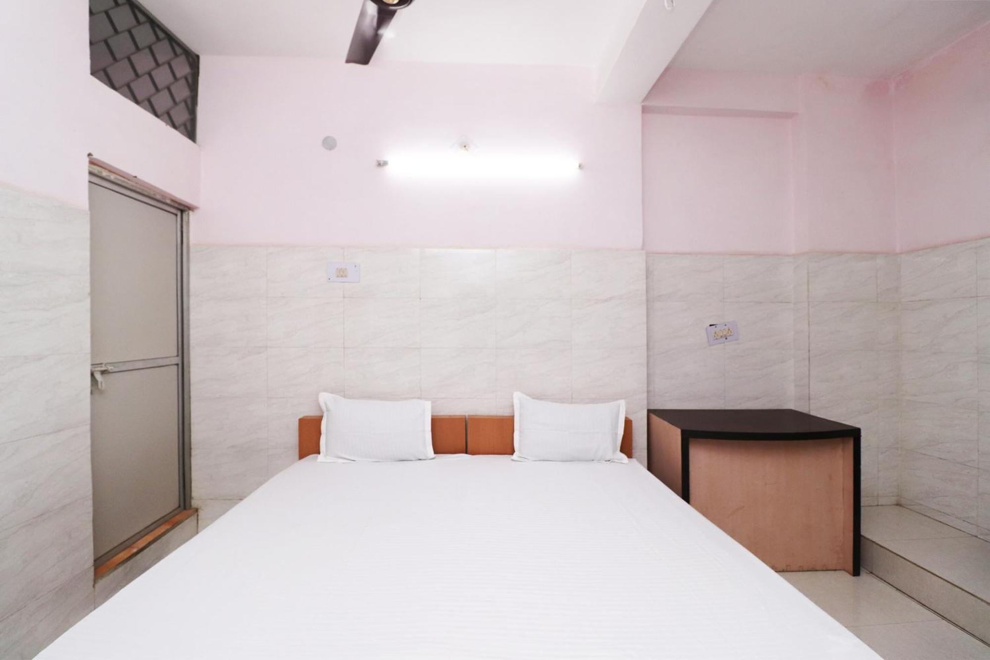 Hotel Kshama Jabalpur Buitenkant foto